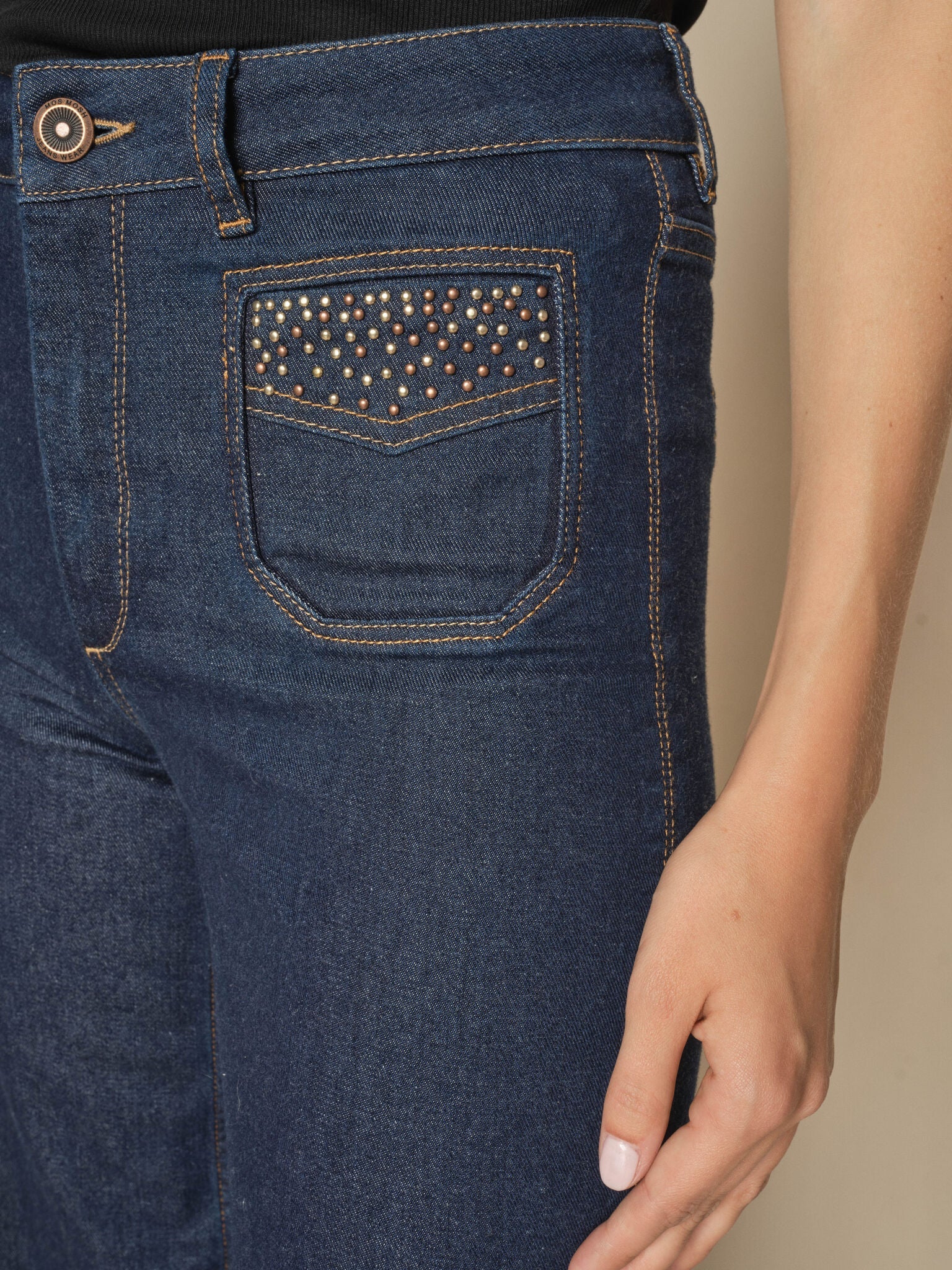 Modelshot / Dark Blue / Detail